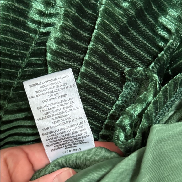 NWT Maison Tara Plus Size V-Neck Faux Wrap Velvet Dress Green Holiday Party 16 - Picture 12 of 12